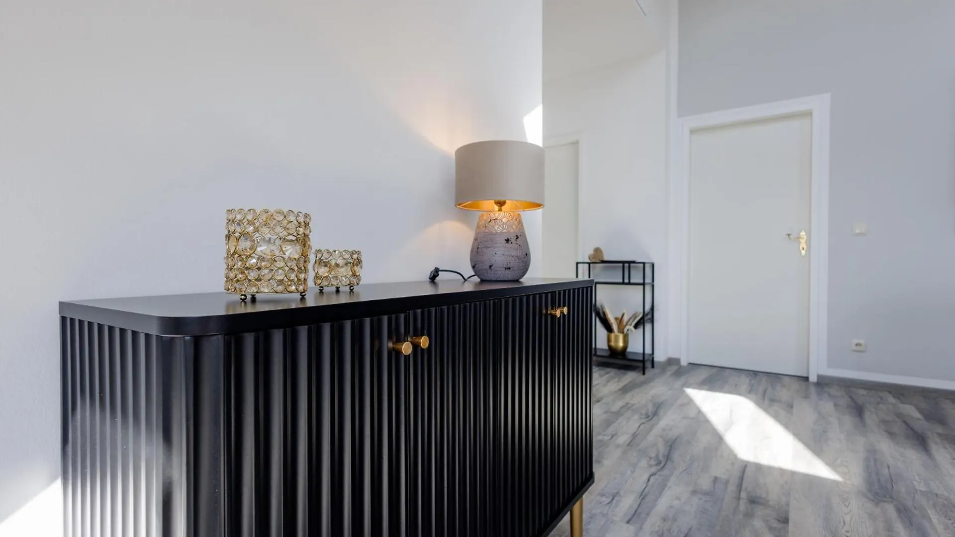 Uniqe I 100Qm I 2 Schlafzimmer I Naehe Messe Haar  Germany