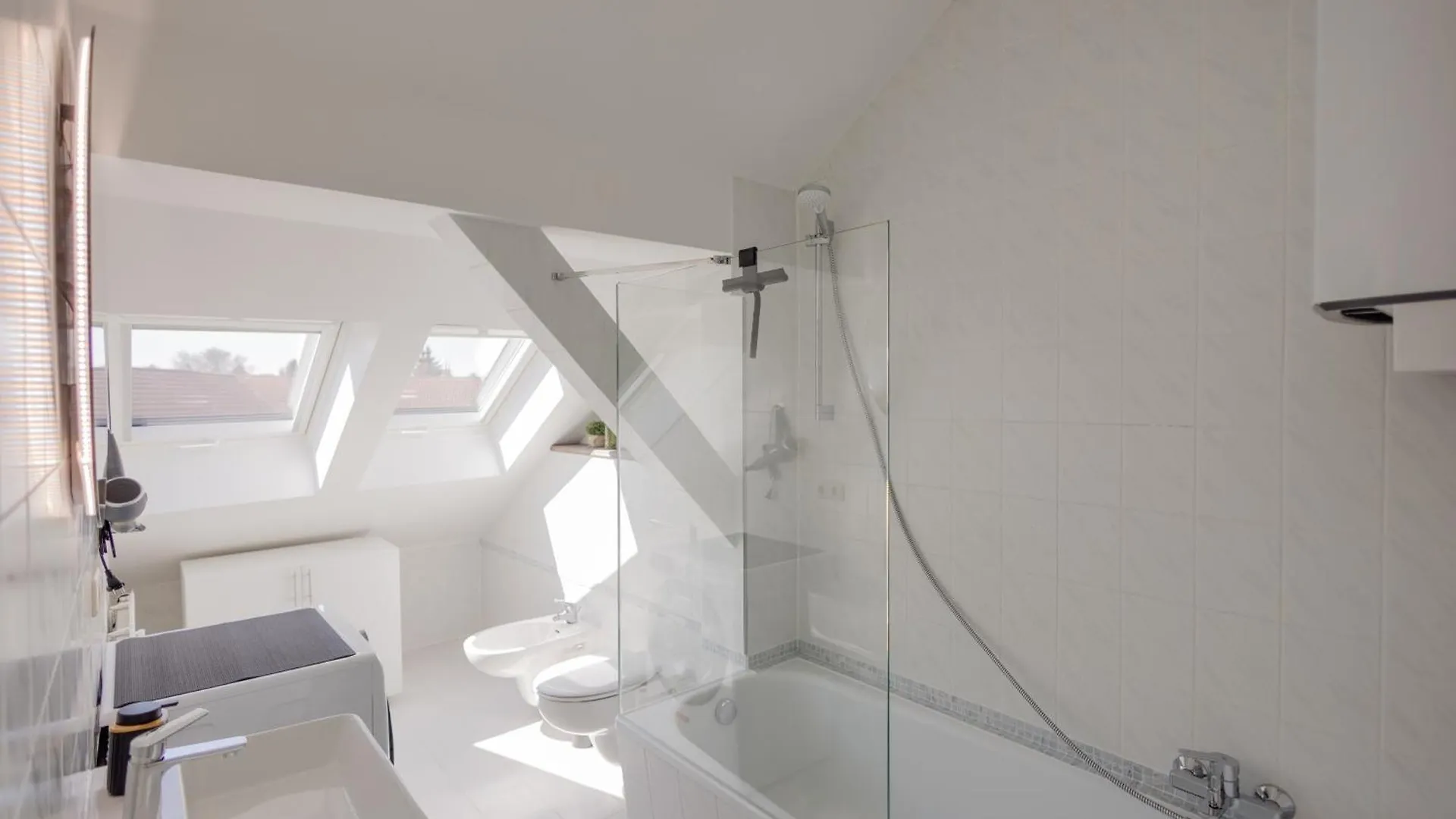 Uniqe I 100Qm I 2 Schlafzimmer I Naehe Messe Haar  0*, Haar (Munich) Germany