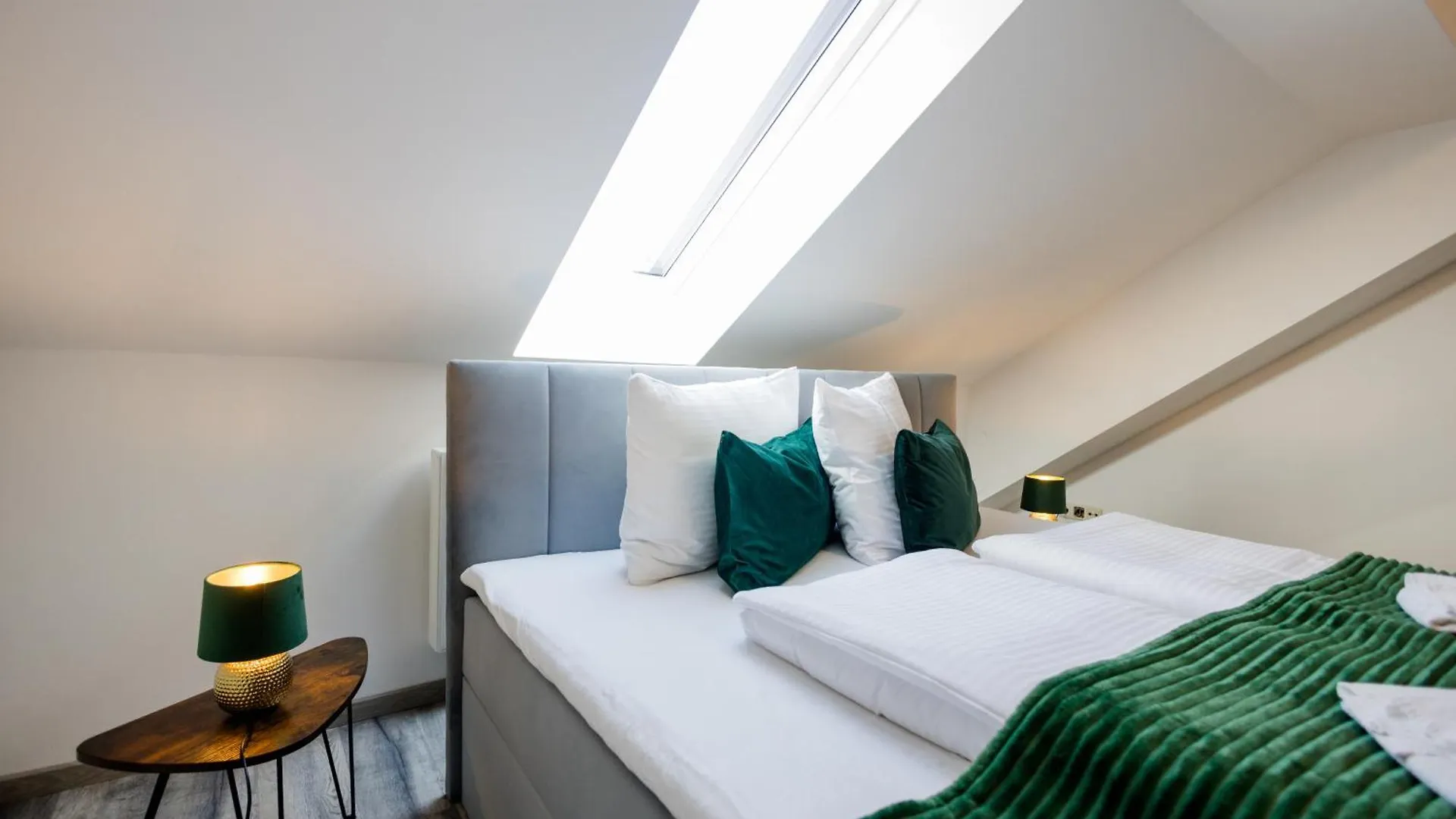 Apartment Uniqe I 100Qm I 2 Schlafzimmer I Naehe Messe Haar