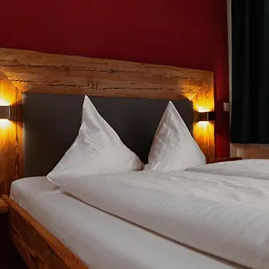 Almwirt Hotel